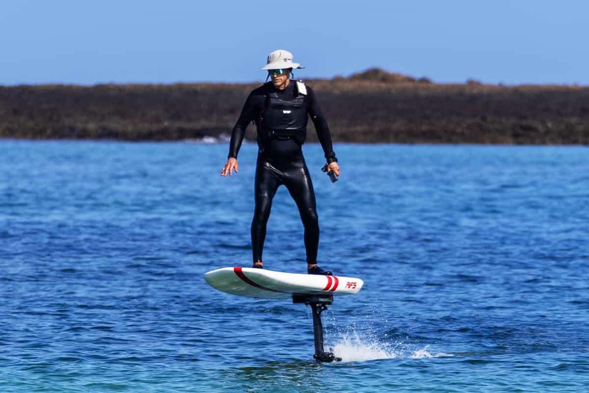 eFoil assist lesson in Fuerteventura